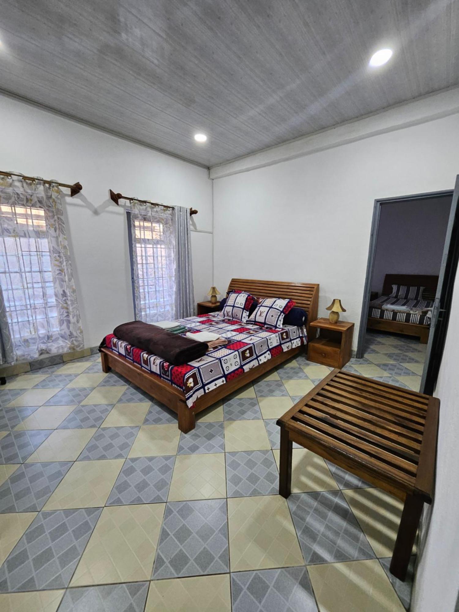 Chez Joel Bed & Breakfast Antsirabe Exterior photo