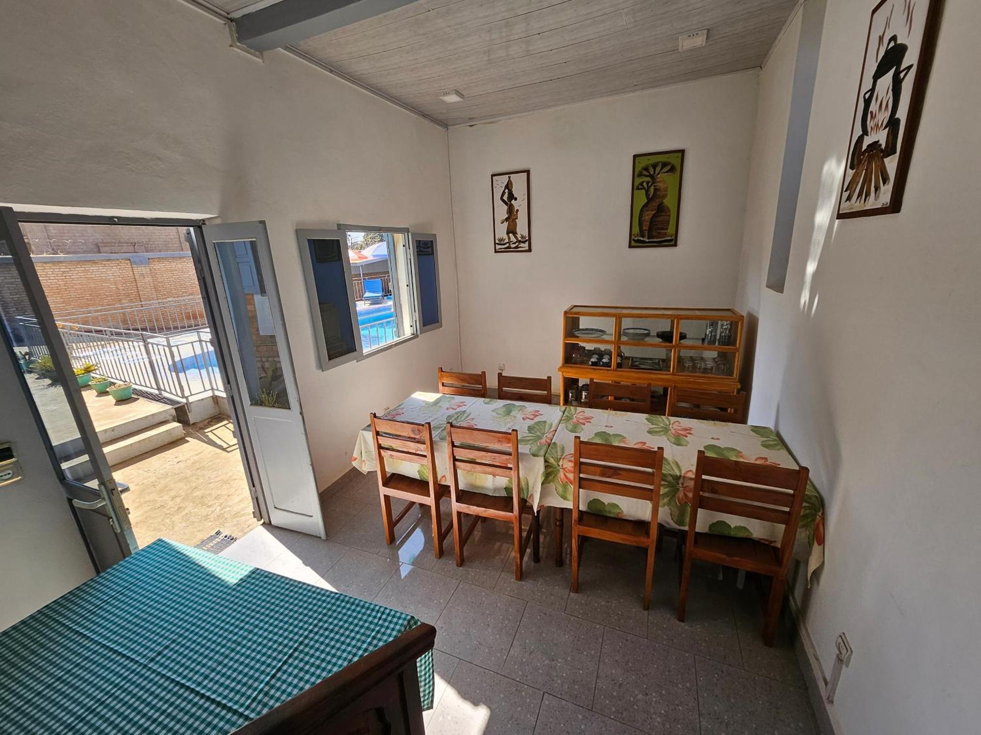 Chez Joel Bed & Breakfast Antsirabe Exterior photo